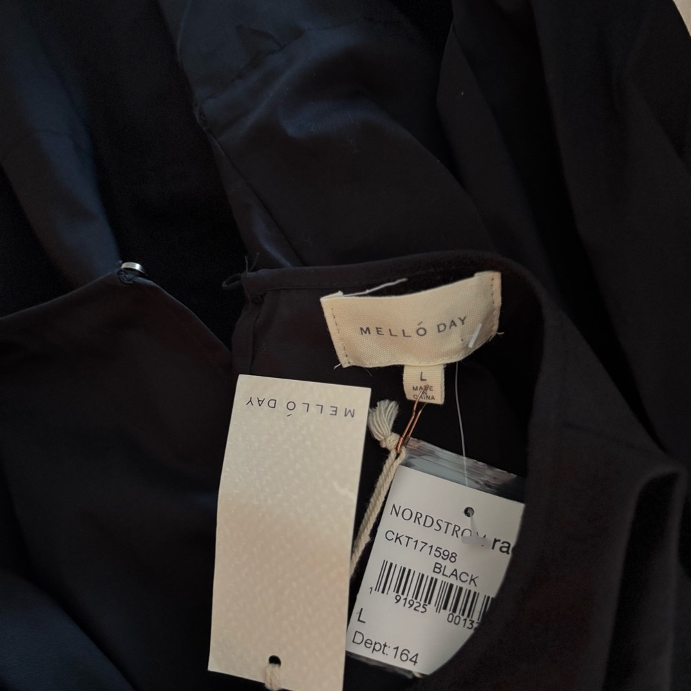 MELLODAY Black Blouse with Crew Neck Bell Sleeves and Tie Front - Picture 7 of 8